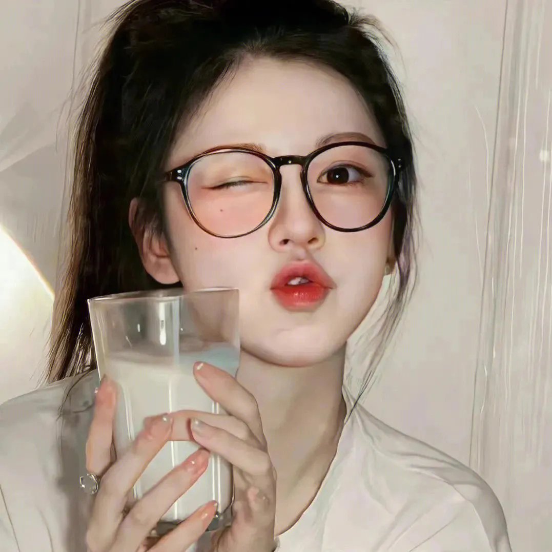 黑夜中的玻璃人偶